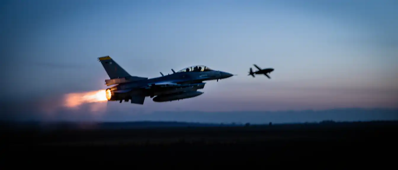 Воздушный перехват над Румынией: истребитель F-16 уничтожил нарушителя в небе