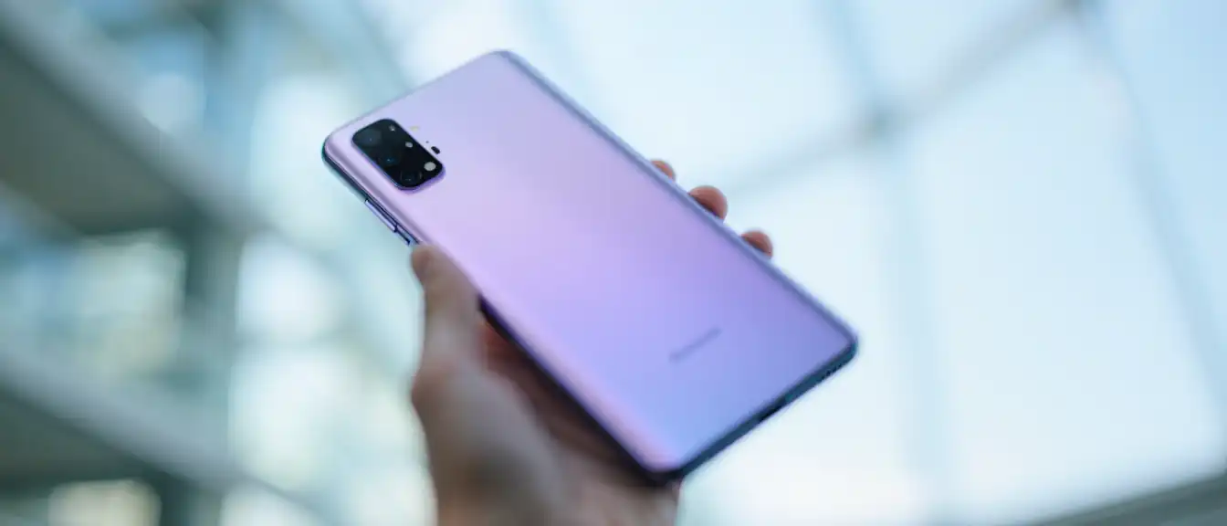 Эра гибких технологий: Samsung представила обновленную линейку складных смартфонов и умных часов