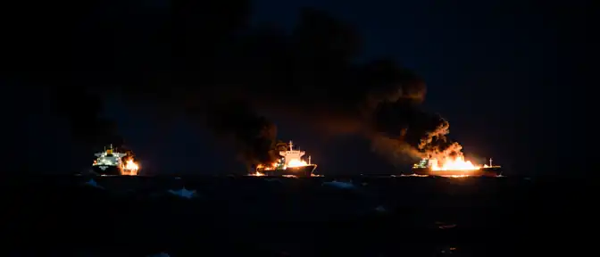 Ночной удар по логистике: Минобороны РФ обнародовало видео уничтожения сухогрузов в Черном море