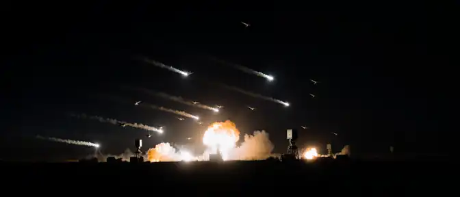 Небо под прицелом: российские системы ПВО отразили массированную атаку дронов и ракетный удар