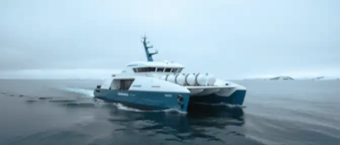 В Сахалинском государственном университете создали автономный катамаран на водородном топливе